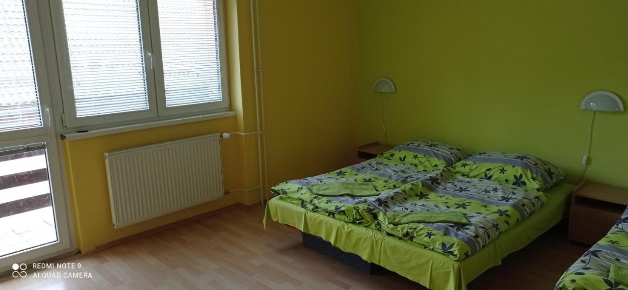 Salatin Hotel Rózsahegy Kültér fotó