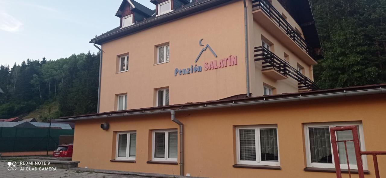 Salatin Hotel Rózsahegy Kültér fotó