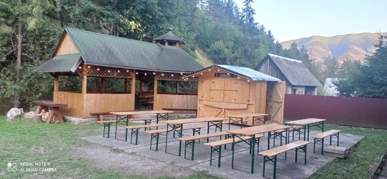 Salatin Hotel Rózsahegy Kültér fotó